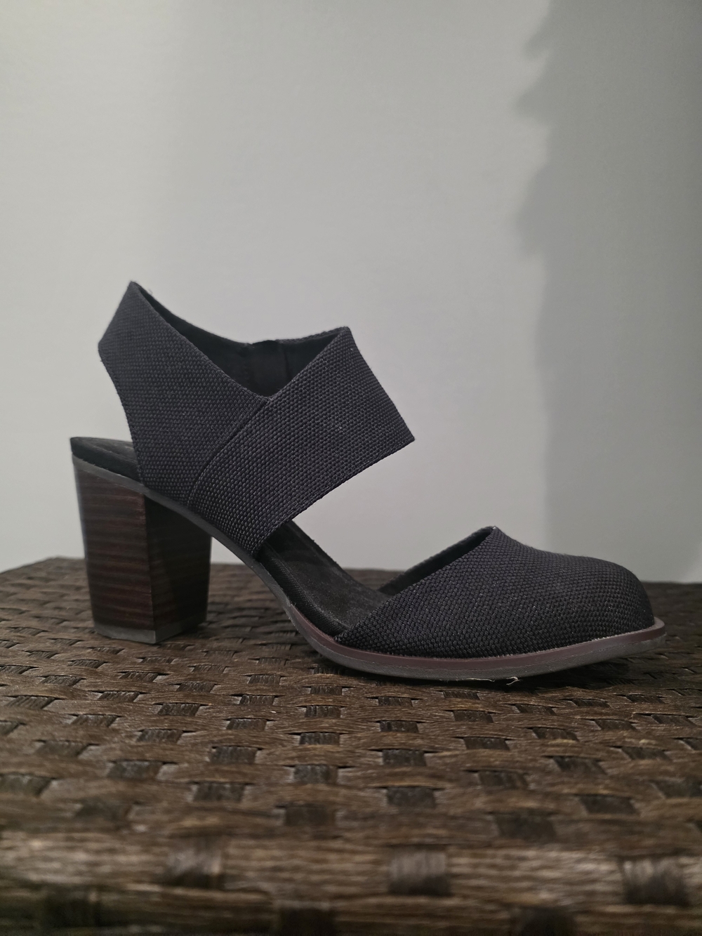 TOMS Majorca Women’s Black High Heel Pumps
